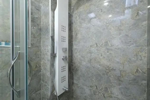 Aile Suiti, Sokak Manzaralı, Balkonlu