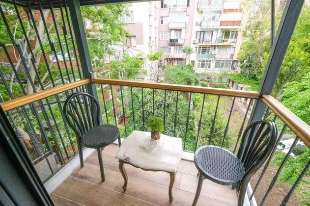 Aile Suiti, Sokak Manzaralı, Balkonlu