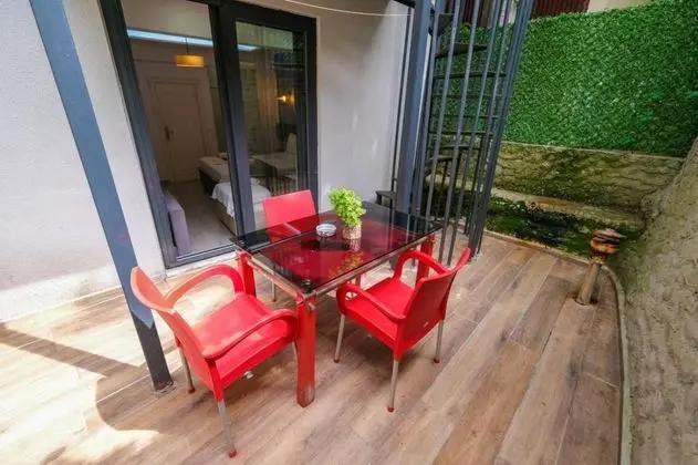 Aile Suiti, Sokak Manzaralı, Balkonlu