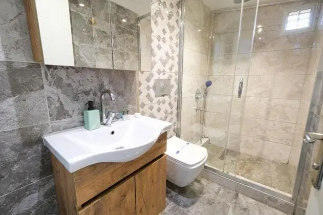 Triple, Şehir Manzaralı, Balkonlu