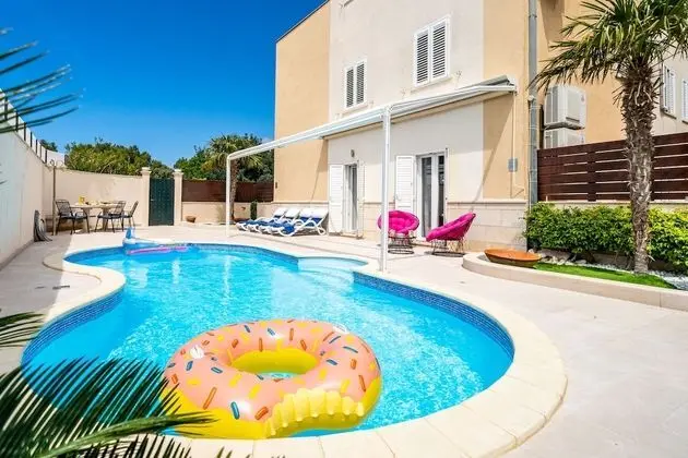 Apart Daire (Two Bedroom Apartment with Pool)