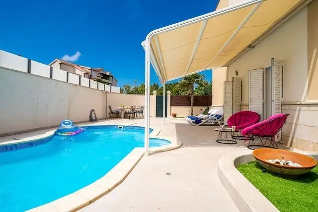 Apart Daire (Two Bedroom Apartment with Pool)