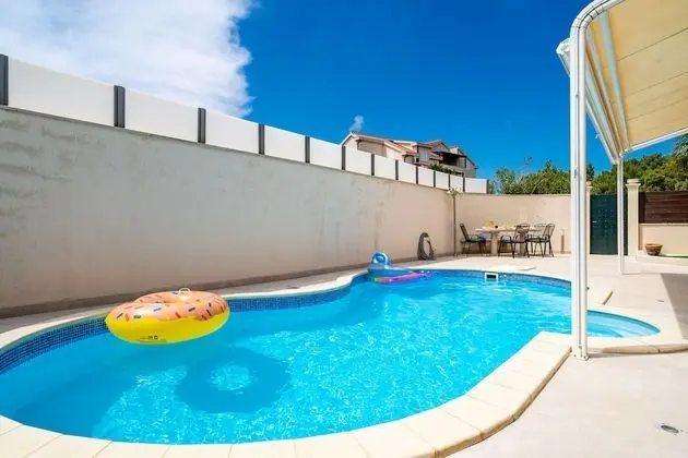 Apart Daire (Two Bedroom Apartment with Pool)