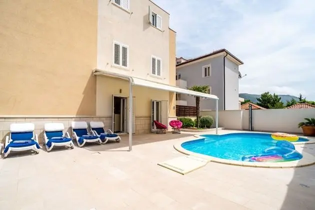Apart Daire (Two Bedroom Apartment with Pool)