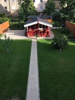 Apart Daire, Bahçe Manzaralı