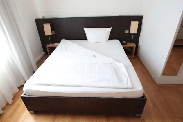 Tek Kişilik Oda, 1 Tek Kişilik Yatak