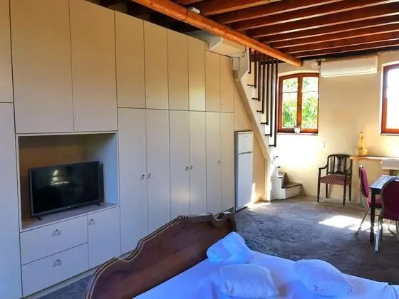 Mansion Cottage - Split Level with Patio