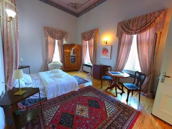 Mansion Junior Suite with Partial Sea View