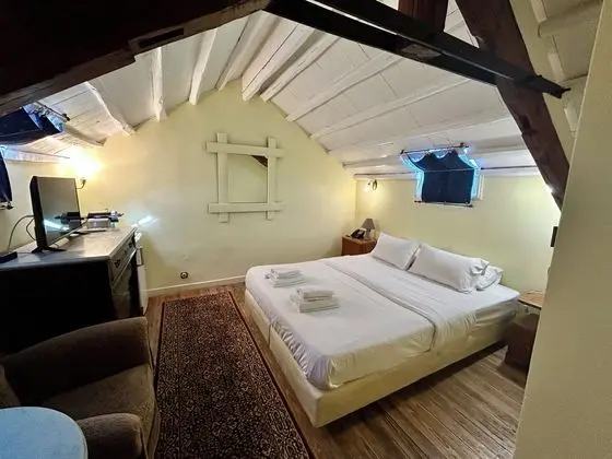Mansion Loft with Partial Sea View