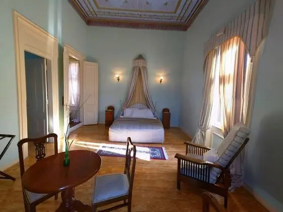 Mansion Superior Suite with Jetted Tub and Pool View