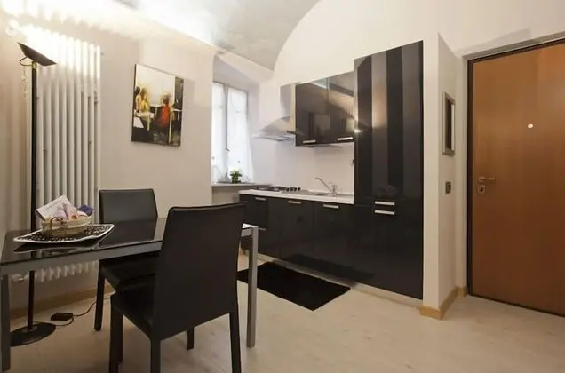 Süit (Black)