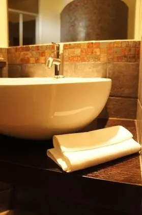 Basic Tek Büyük veya İki Ayrı Yataklı Oda, Sigara İçilmez