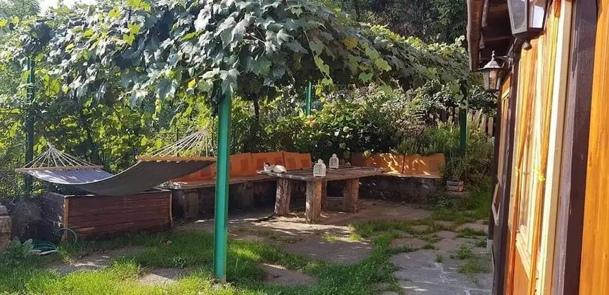 Traditional Tek Büyük veya İki Ayrı Yataklı Oda, Ortak Banyo, Bahçe Manzaralı