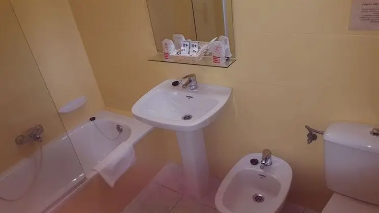 Üç Kişilik Oda