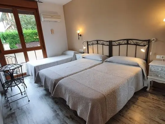Üç Kişilik Oda