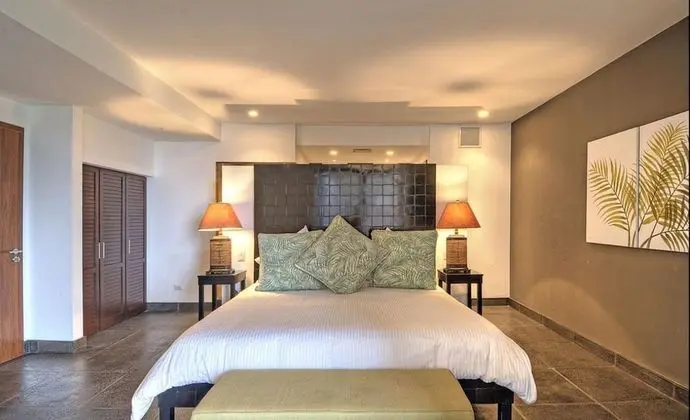 Panoramic Suites -Expansive Ocean Views - (# of bedrooms available depends on # of guests reserved)