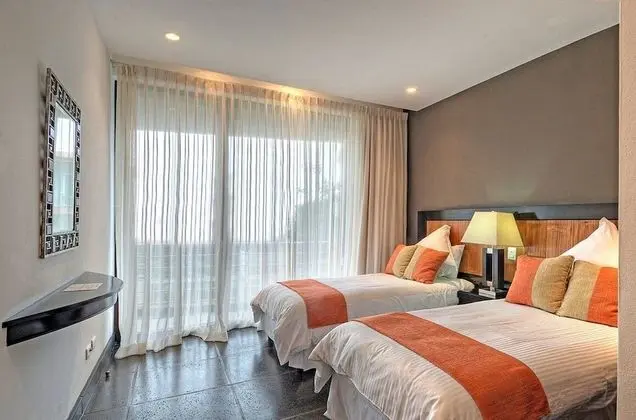 Panoramic Suites -Expansive Ocean Views - (# of bedrooms available depends on # of guests reserved)