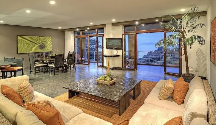 Panoramic Suites -Expansive Ocean Views - (# of bedrooms available depends on # of guests reserved)