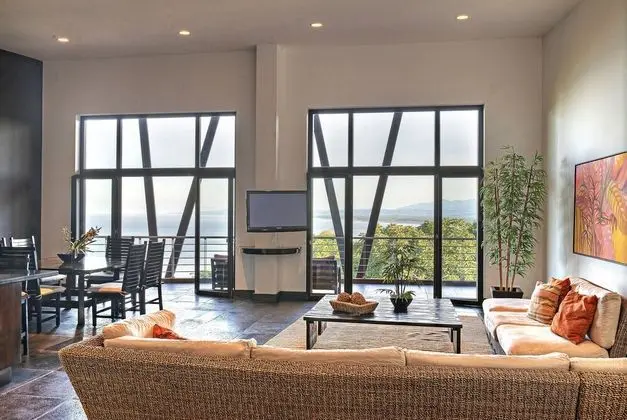 Panoramic Suites -Expansive Ocean Views - (# of bedrooms available depends on # of guests reserved)
