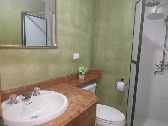 Tek Büyük Yataklı Oda, Ortak Banyo