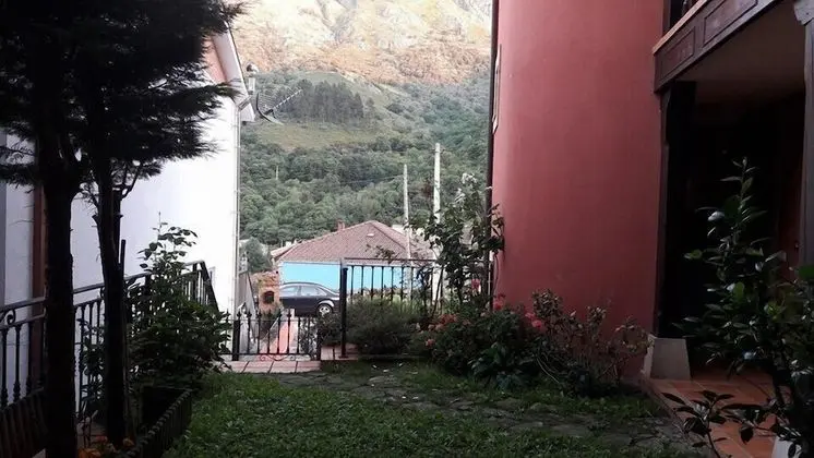 Tek Büyük Yataklı Oda, Sigara İçilmez, Dağ Manzaralı