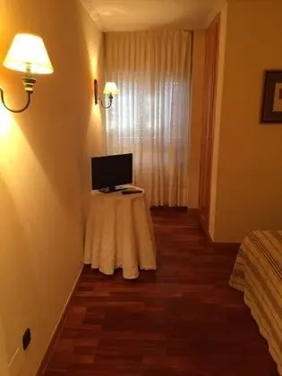 Tek Büyük Yataklı Oda, 1 Çift Kişilik Yatak