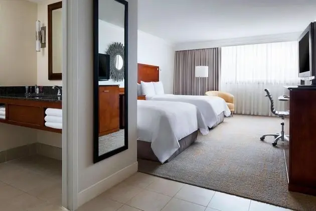 Oda, 2 Çift Kişilik Yatak (Mobility Accessible, Roll-In Shower)