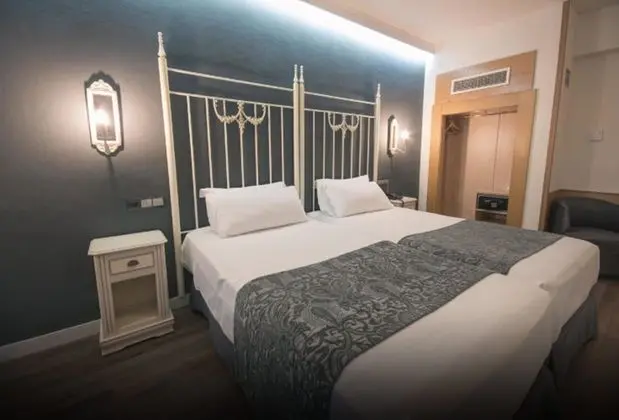Tek Büyük veya İki Ayrı Yataklı Oda