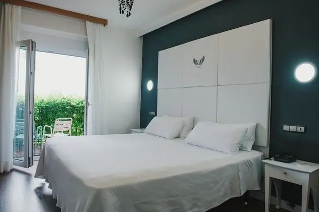 Tek Büyük veya İki Ayrı Yataklı Oda, Balkon