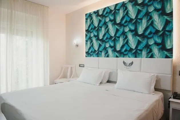 Tek Büyük veya İki Ayrı Yataklı Oda, Balkon