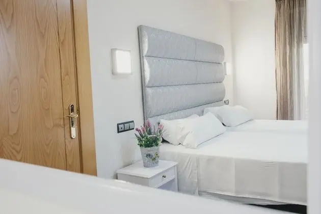 Tek Büyük veya İki Ayrı Yataklı Oda, Balkon