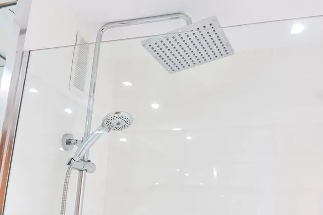 Family Tek Büyük Yataklı Oda (2 Adults + 2 Children)