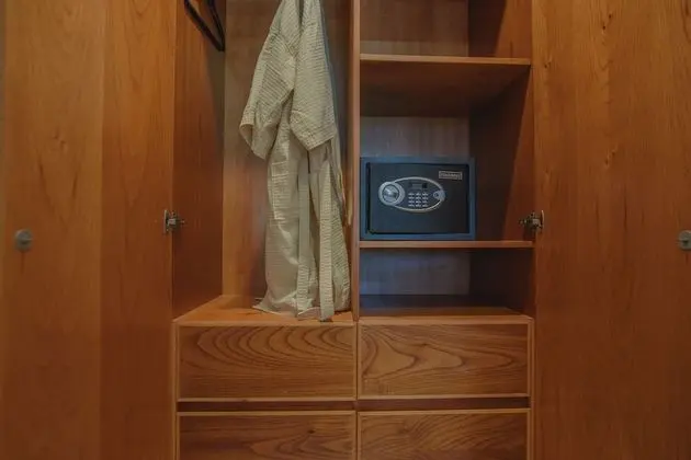Suite 2 Camas