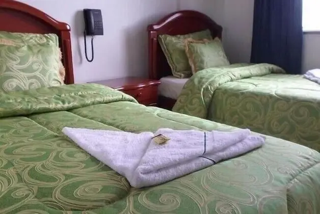 Üç Kişilik Oda