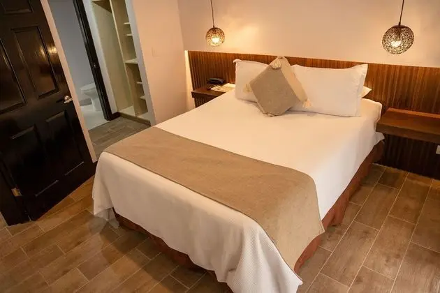 Master Suite, 2 bedrooms