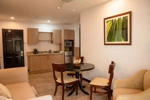 Master Suite, 2 bedrooms
