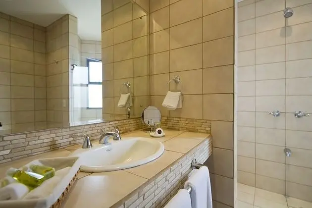 Master Suite, 2 bedrooms