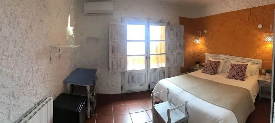 Tek Büyük Yataklı Oda, Dağ Manzaralı