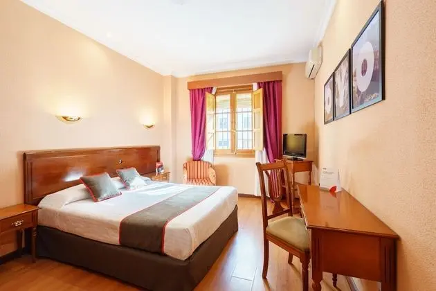 Tek Büyük Yataklı Oda