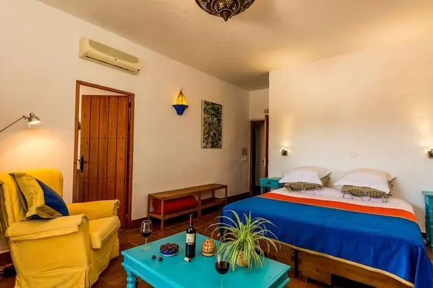 Superior Tek Büyük veya İki Ayrı Yataklı Oda, Balkon, Avlu Manzaralı