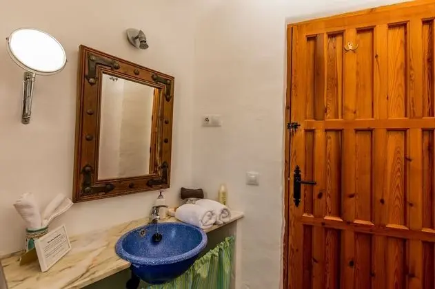 Superior Tek Büyük veya İki Ayrı Yataklı Oda, Balkon, Avlu Manzaralı