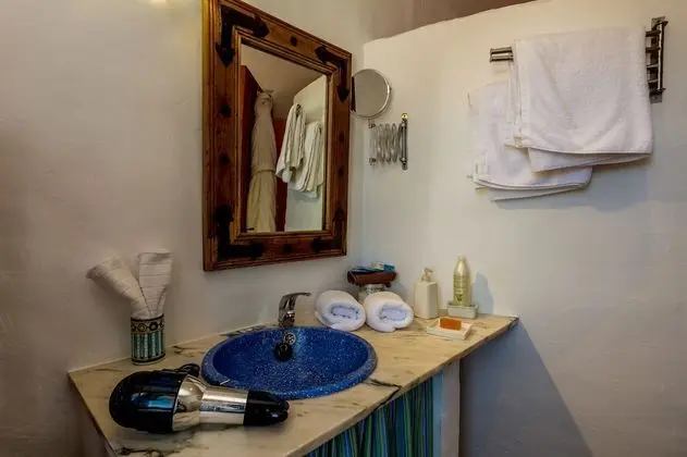 Superior Tek Büyük veya İki Ayrı Yataklı Oda, Balkon, Avlu Manzaralı