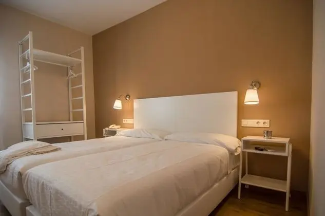 Basic Tek Büyük Yataklı Oda