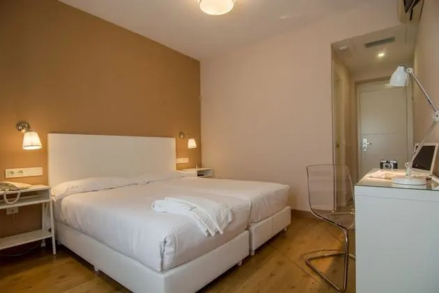 Basic Tek Büyük Yataklı Oda