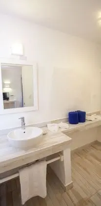 Los Corales Club House Economy Studio