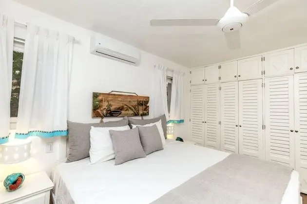 Los Corales Villas Beach View Junior Suite