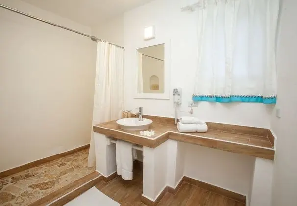 Los Corales Villas Beach View Superior Suite
