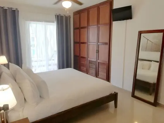 Comfort Apart Daire, 2 Yatak Odası, Havuz Manzaralı, Havuz Kenarı