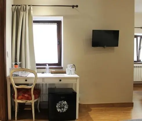 Deluxe Tek Büyük Yataklı Oda, Bahçe Manzaralı (Jara)