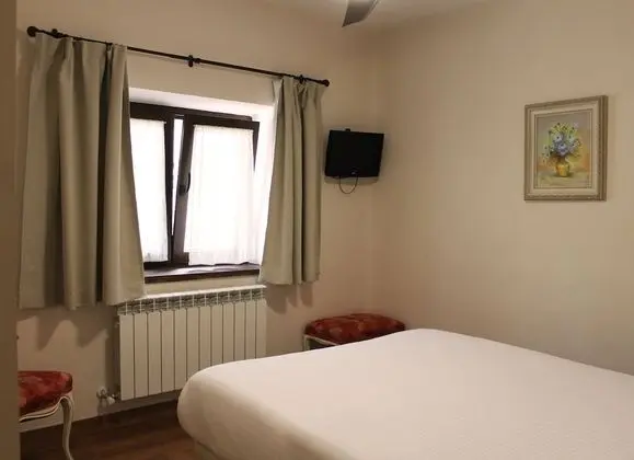 Deluxe Tek Büyük Yataklı Oda, Bahçe Manzaralı (Jara)